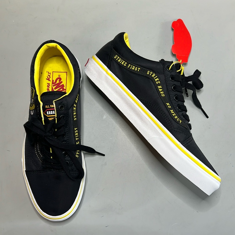 Vans Old Skool Cobra Kai Never Dies low canvas sneakers Men’s 8/Women’s 9.5. NWT - Picture 1 of 16